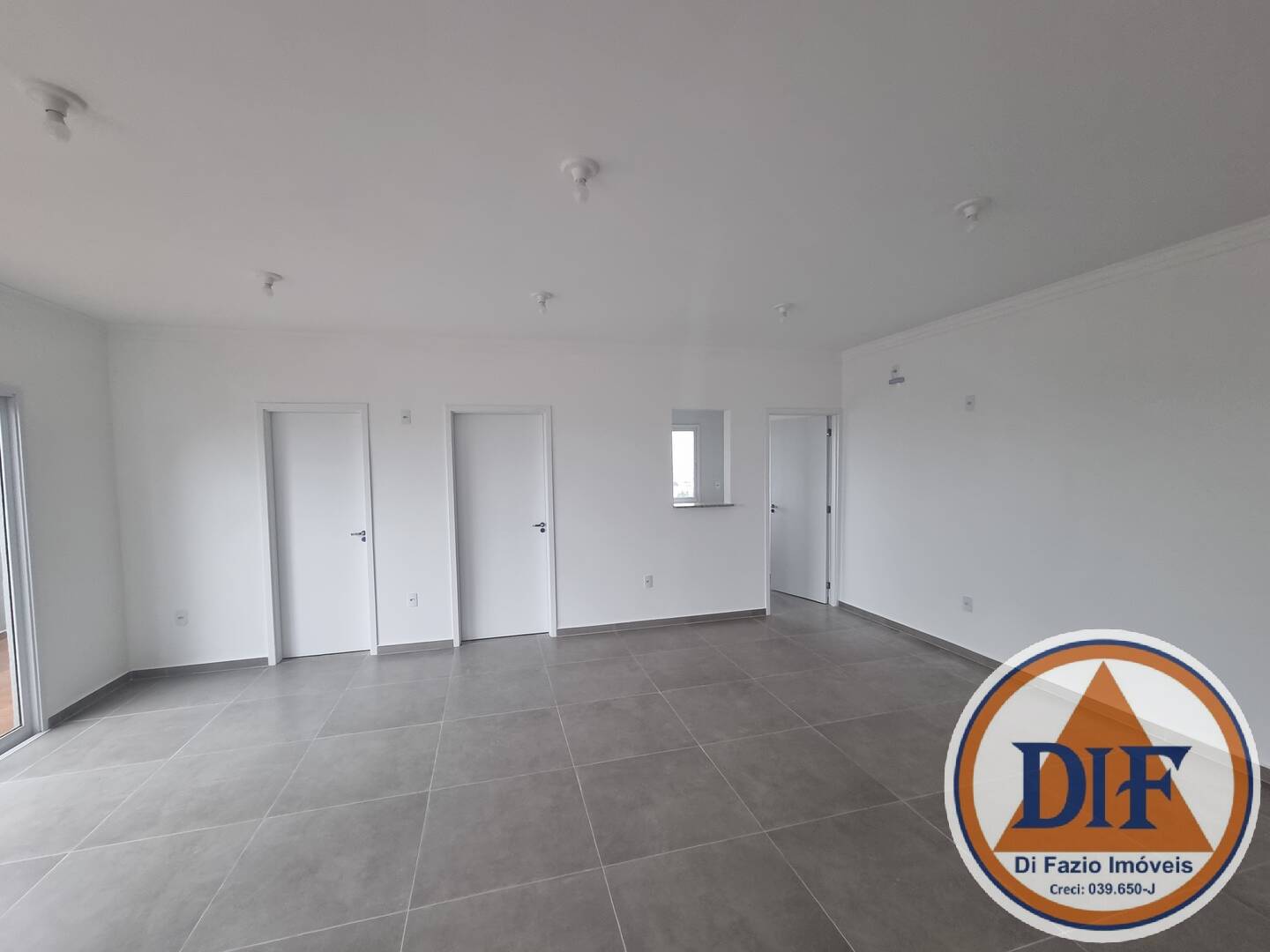 Apartamento à venda e aluguel com 2 quartos, 77m² - Foto 4