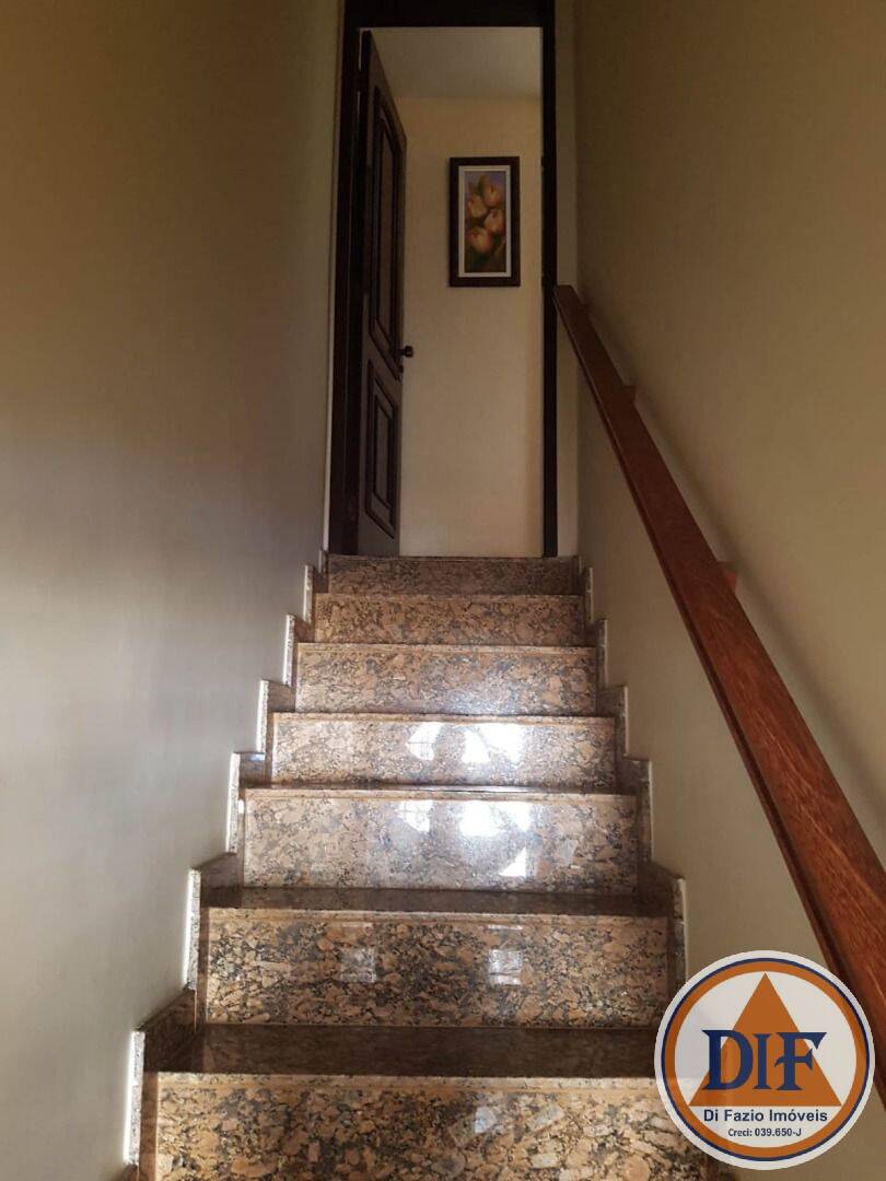 Casa à venda com 4 quartos, 183m² - Foto 15