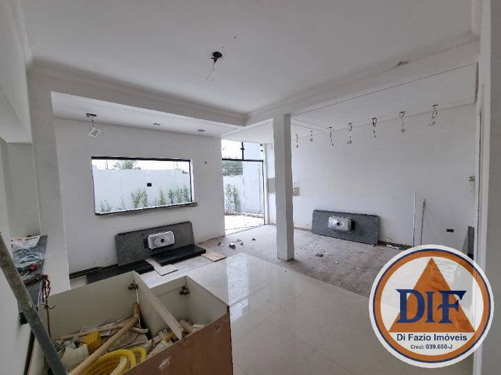 Casa à venda e aluguel com 3 quartos, 210m² - Foto 10