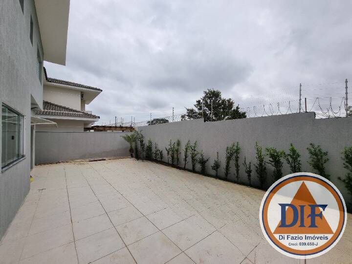 Casa à venda e aluguel com 3 quartos, 210m² - Foto 11