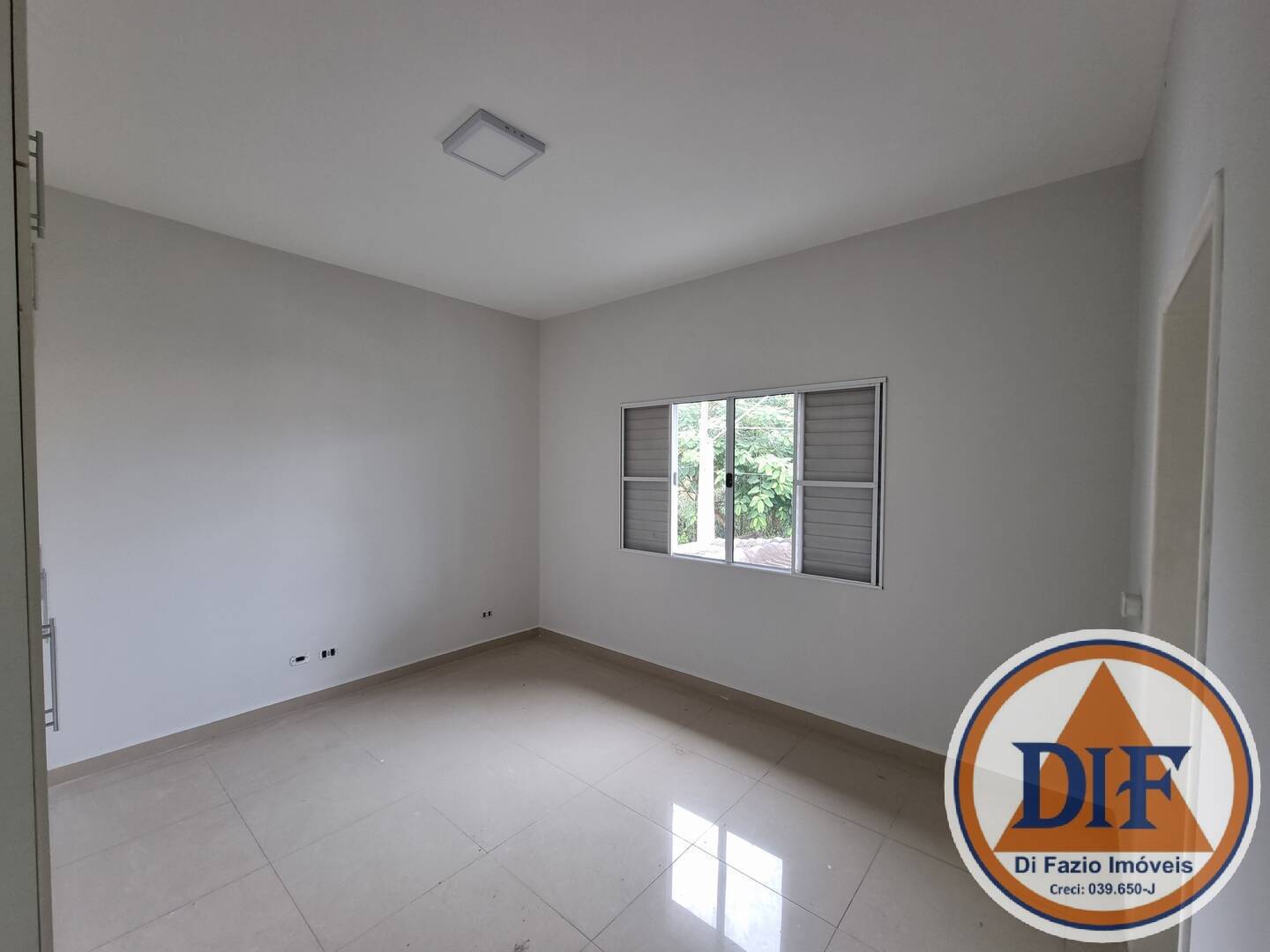 Casa à venda e aluguel com 3 quartos, 210m² - Foto 15