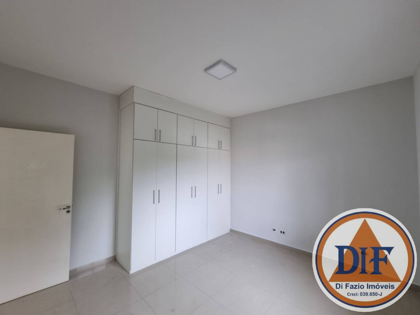 Casa à venda e aluguel com 3 quartos, 210m² - Foto 16