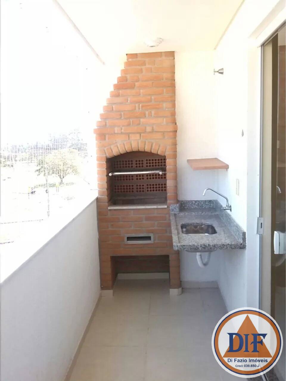 Apartamento à venda com 3 quartos, 75m² - Foto 2