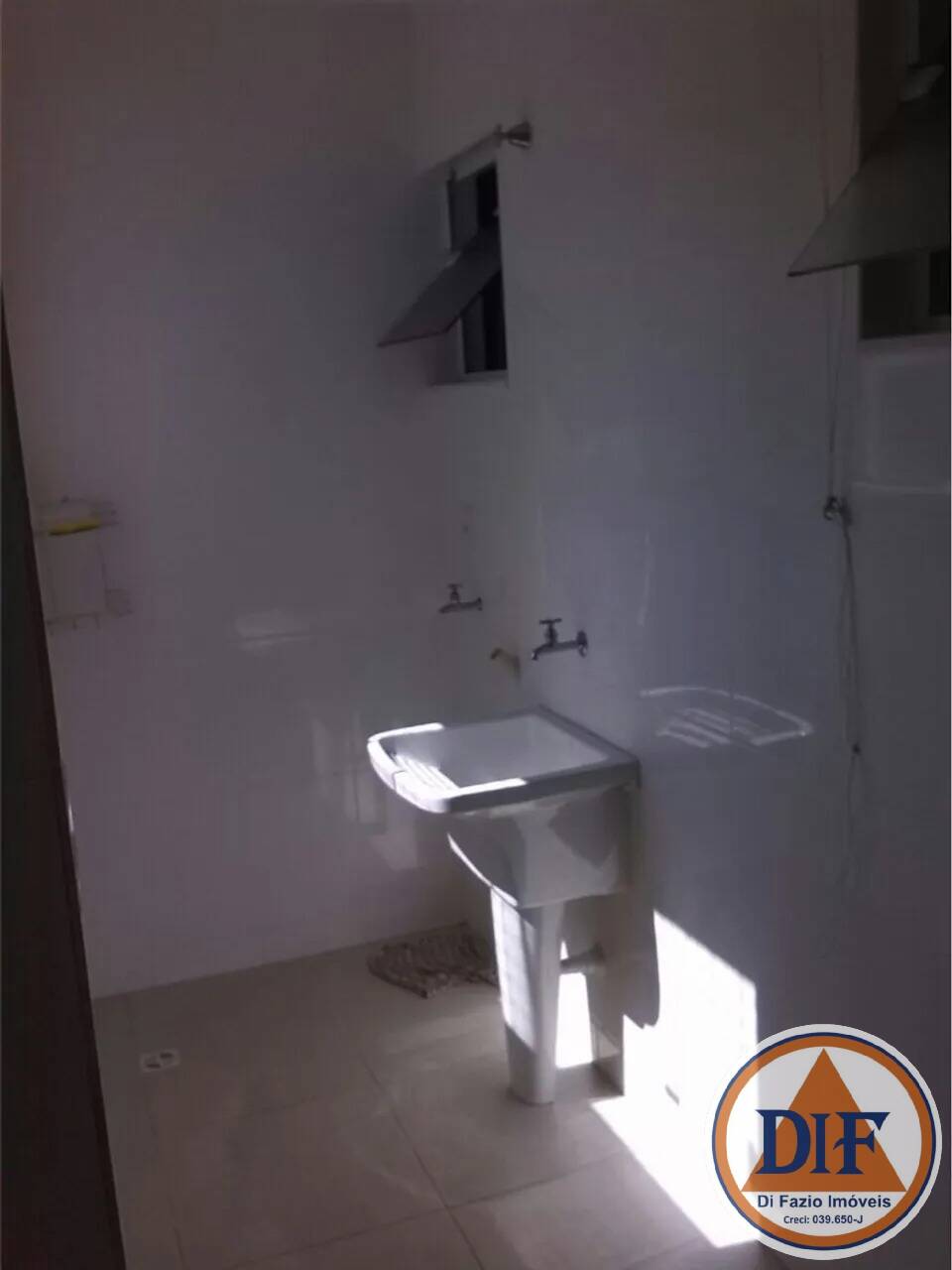 Apartamento à venda com 3 quartos, 75m² - Foto 3