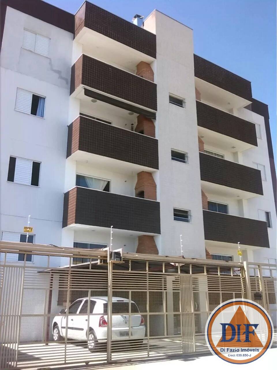 Apartamento à venda com 3 quartos, 75m² - Foto 1