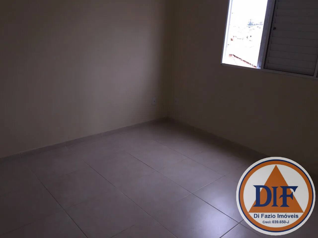 Apartamento à venda com 3 quartos, 75m² - Foto 7