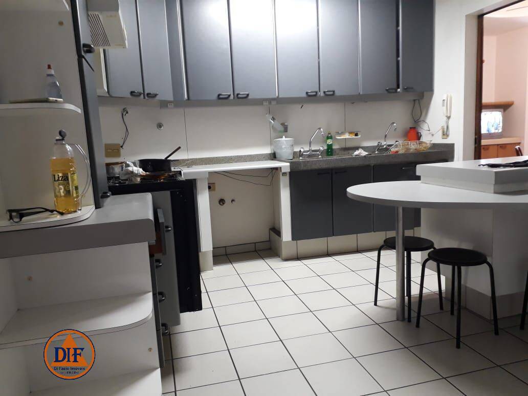 Apartamento à venda com 5 quartos, 300m² - Foto 11