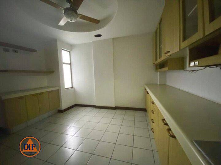 Apartamento à venda com 5 quartos, 300m² - Foto 33
