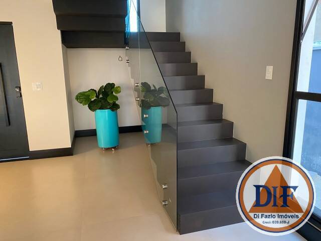 Casa à venda com 4 quartos, 275m² - Foto 7