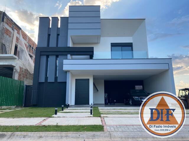 Casa à venda com 4 quartos, 275m² - Foto 1