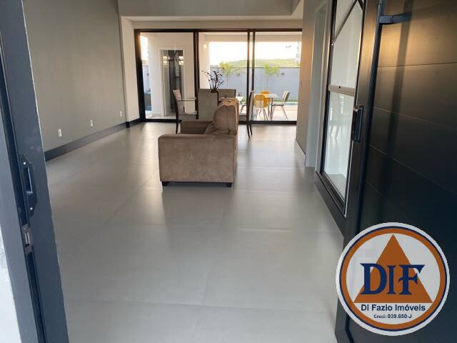 Casa à venda com 4 quartos, 275m² - Foto 17