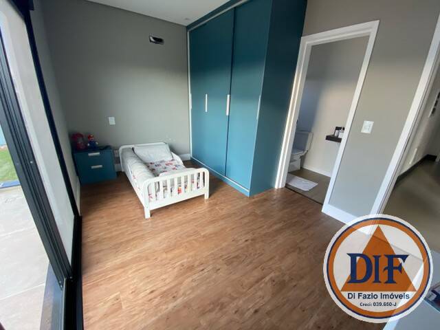 Casa à venda com 4 quartos, 275m² - Foto 19