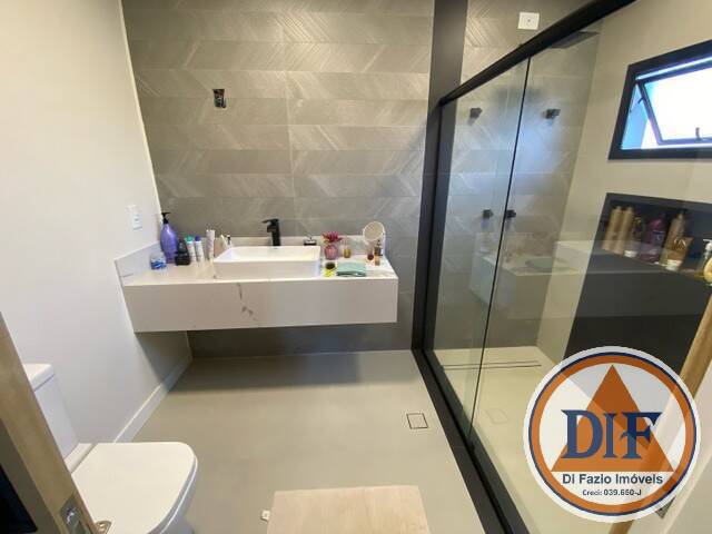 Casa à venda com 4 quartos, 275m² - Foto 15