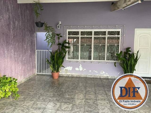 Casa à venda com 3 quartos, 190m² - Foto 1