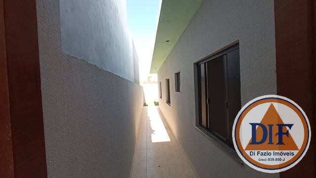 Casa à venda com 3 quartos, 82m² - Foto 2