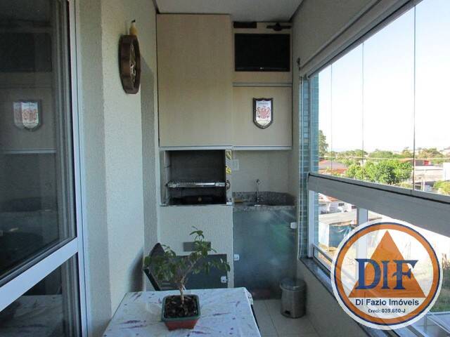 Apartamento à venda com 2 quartos, 68m² - Foto 5