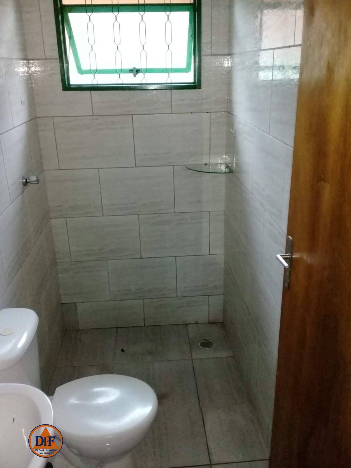 Casa à venda com 2 quartos, 100m² - Foto 2