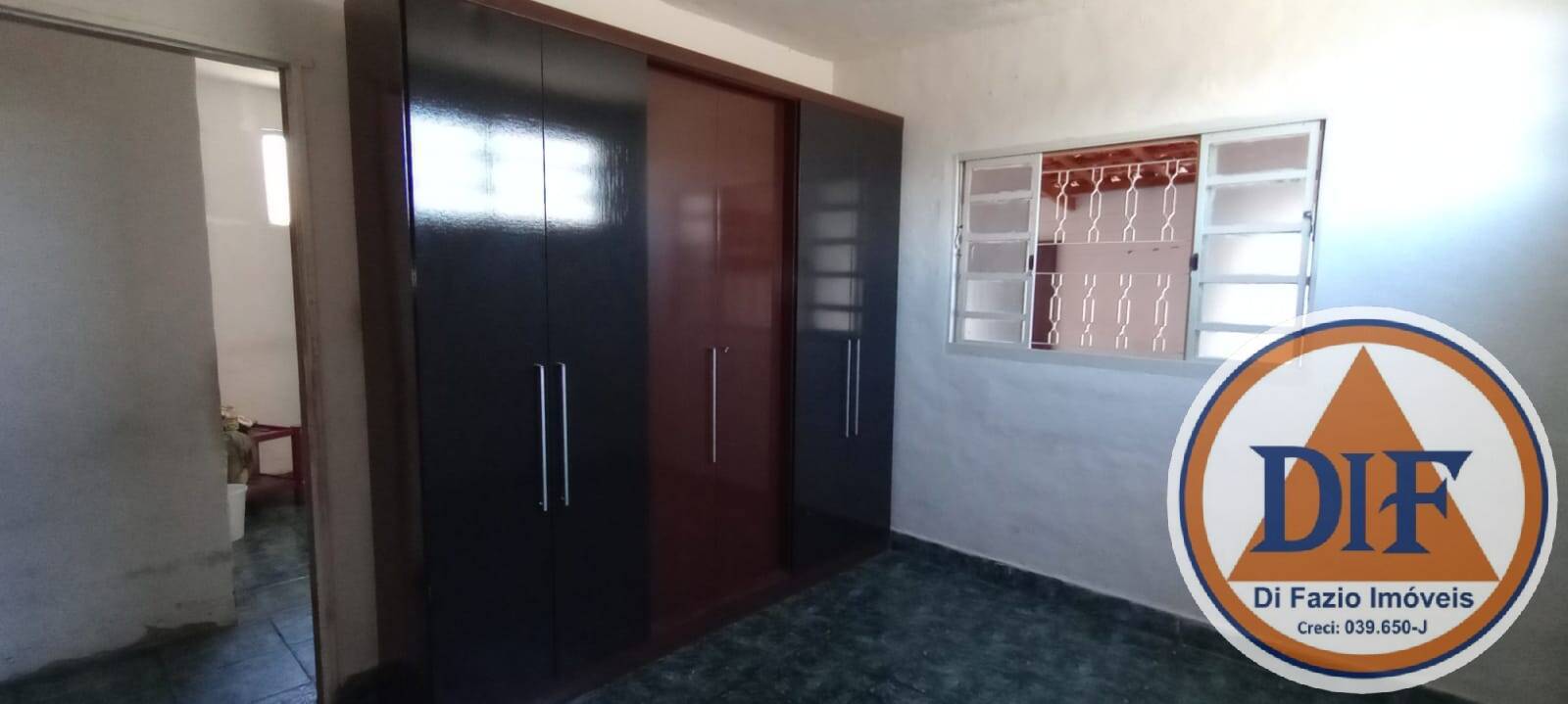 Casa à venda com 5 quartos, 90m² - Foto 5