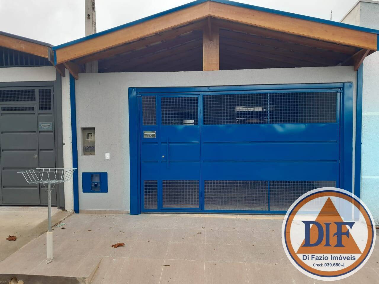 Casa à venda com 2 quartos, 83m² - Foto 1