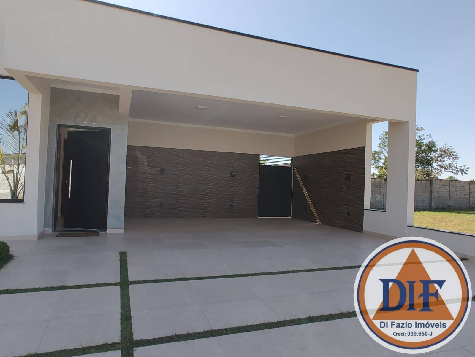 Casa de Condomínio à venda com 3 quartos, 253m² - Foto 1