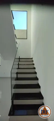 Casa à venda com 5 quartos, 302m² - Foto 18