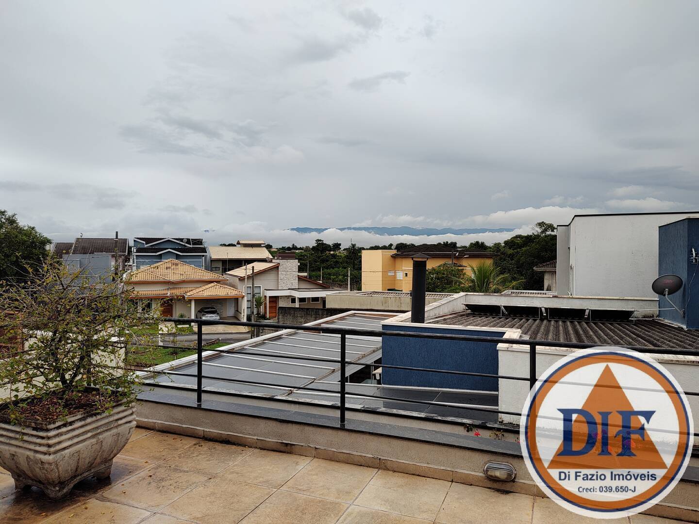 Casa à venda com 3 quartos, 215m² - Foto 3