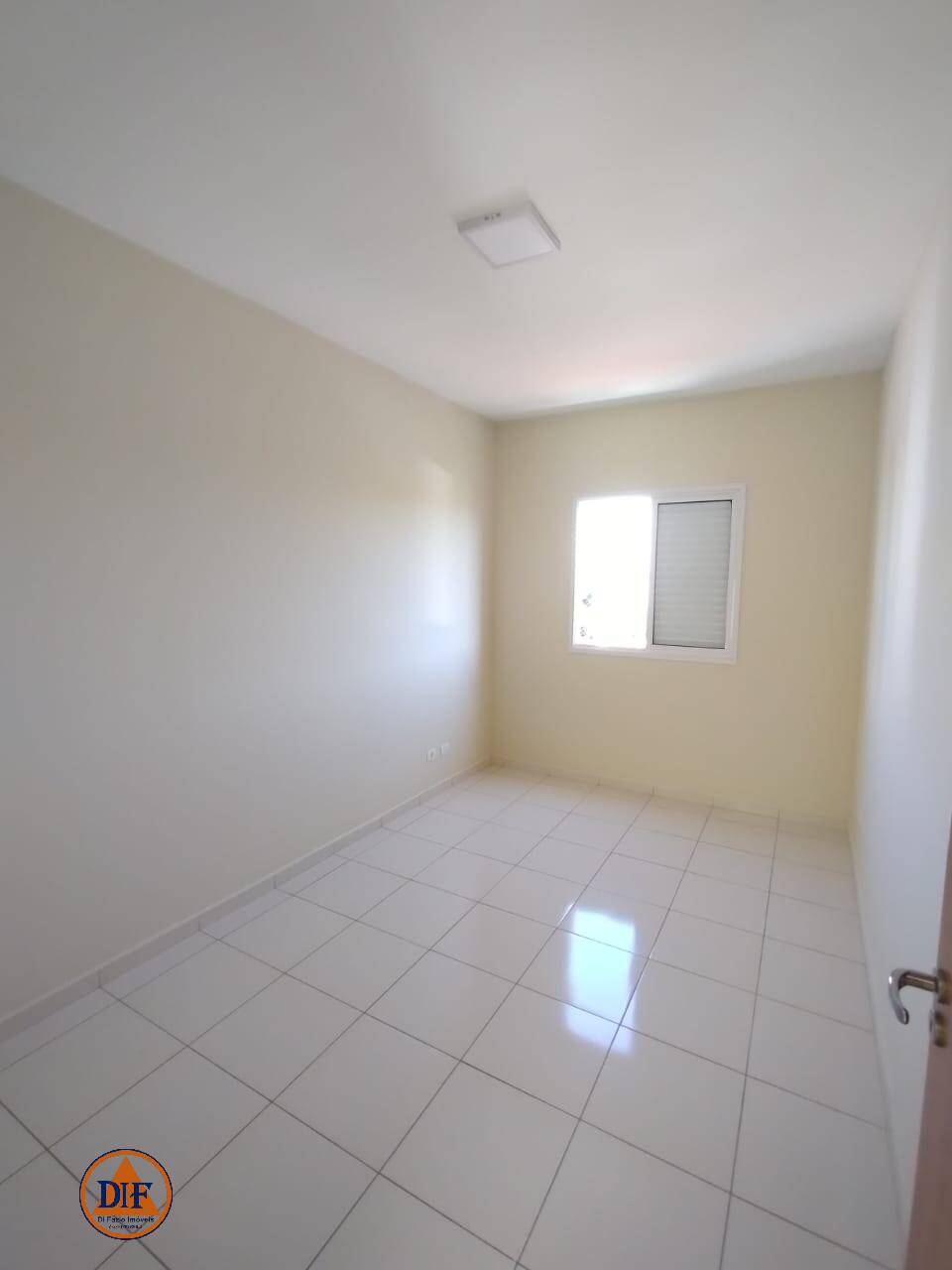 Apartamento à venda com 2 quartos, 63m² - Foto 3