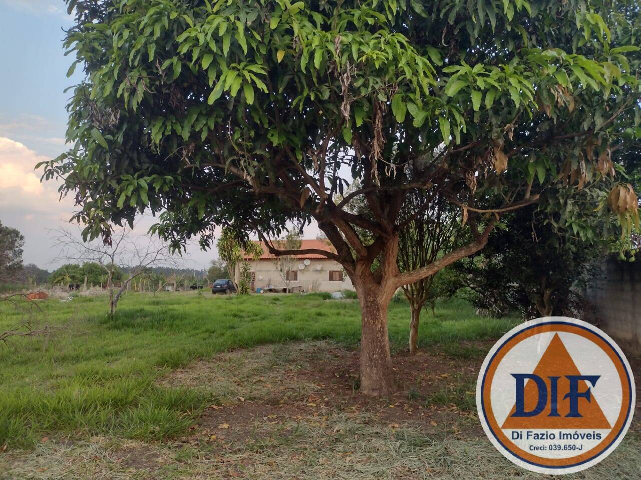 Chácara à venda com 3 quartos, 170m² - Foto 2