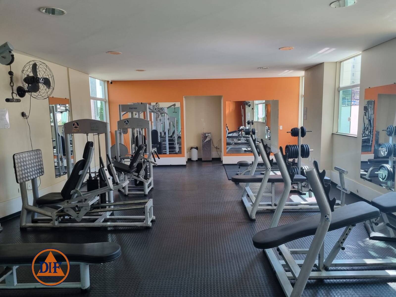 Apartamento à venda com 2 quartos, 67m² - Foto 13
