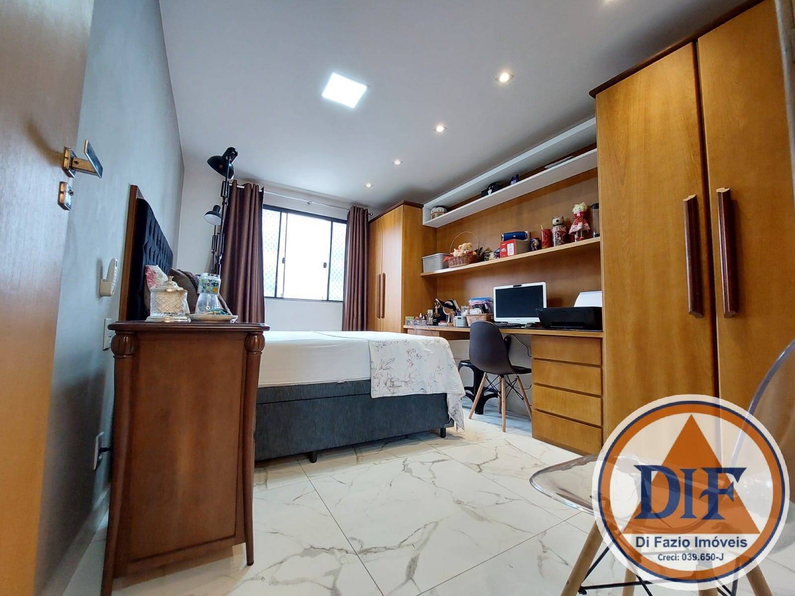 Casa à venda com 3 quartos, 144m² - Foto 14