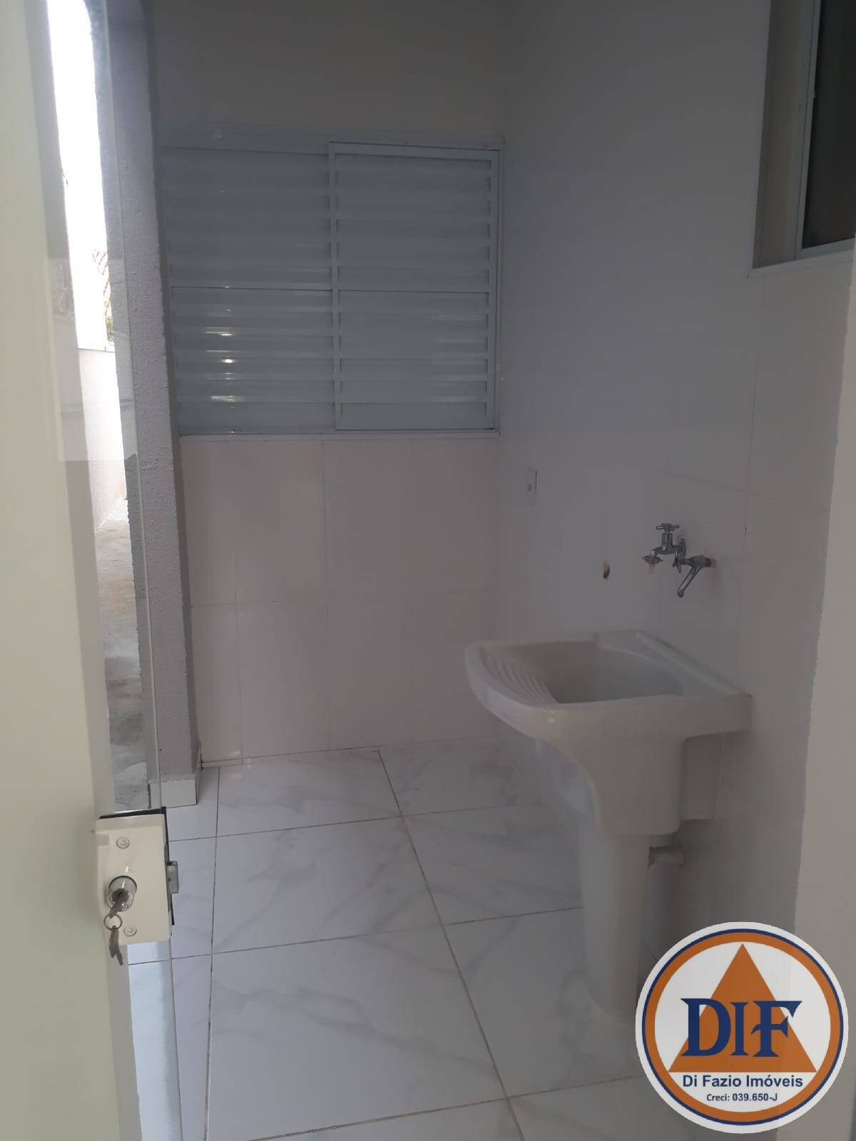 Casa à venda com 2 quartos, 67m² - Foto 3