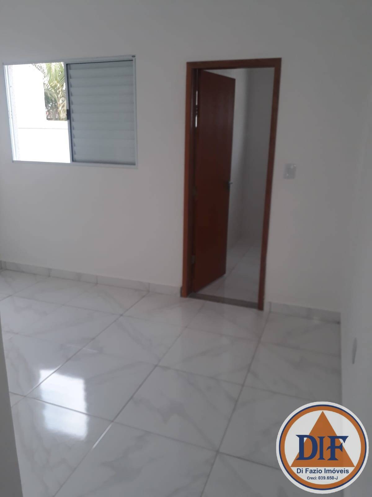 Casa à venda com 2 quartos, 67m² - Foto 8