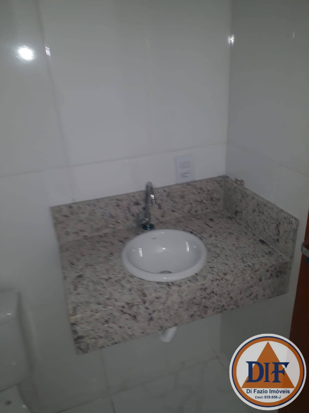 Casa à venda com 2 quartos, 67m² - Foto 12