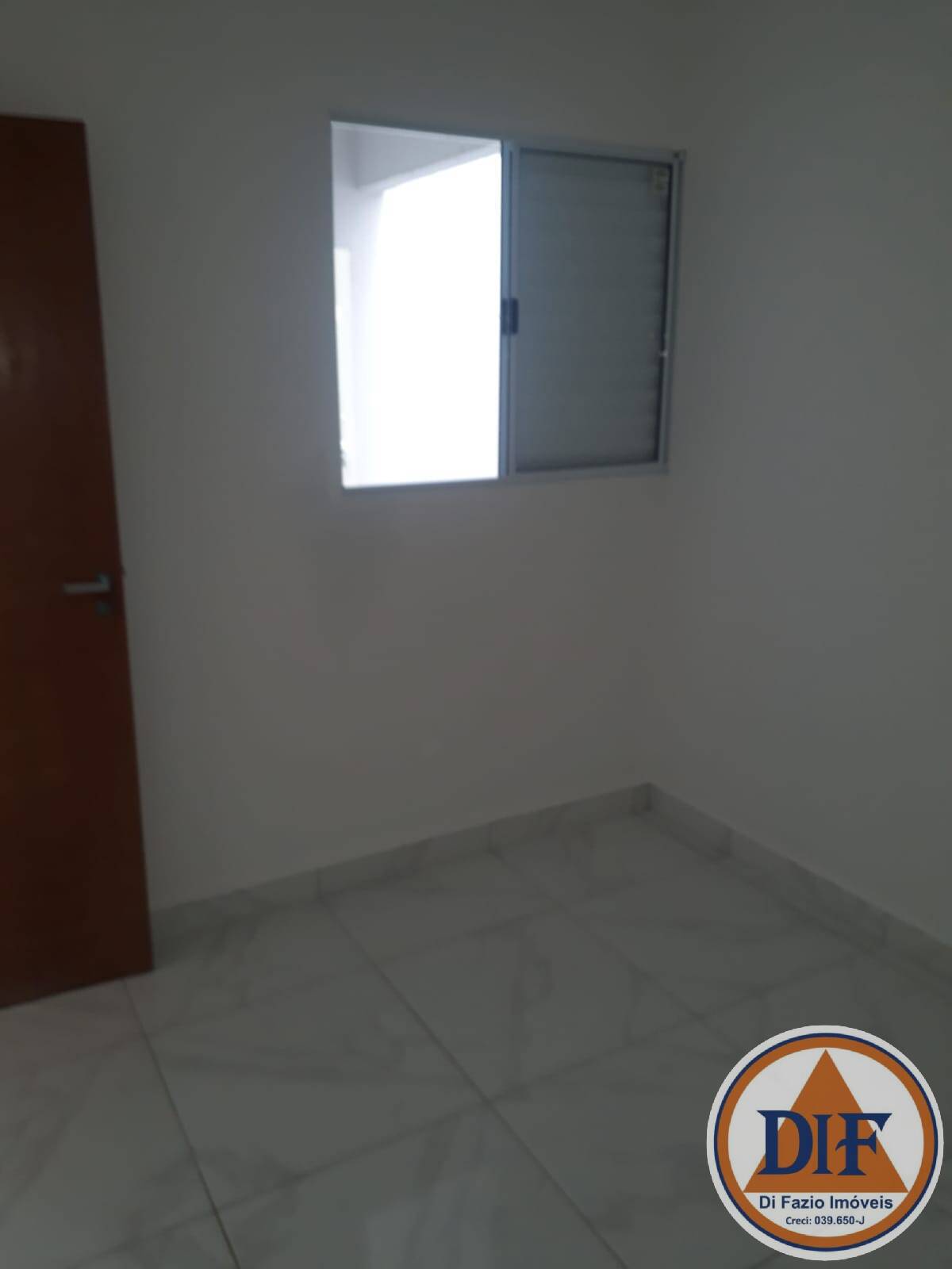 Casa à venda com 2 quartos, 67m² - Foto 9
