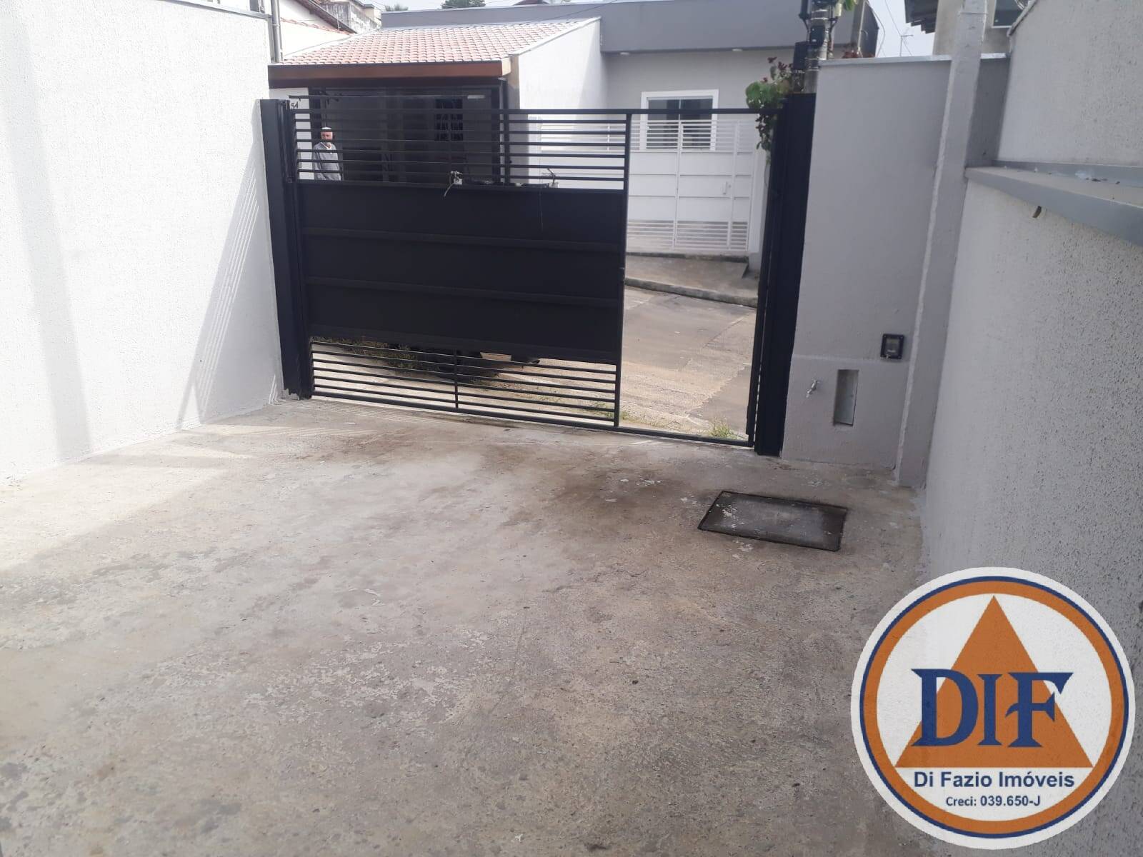 Casa à venda com 2 quartos, 67m² - Foto 2