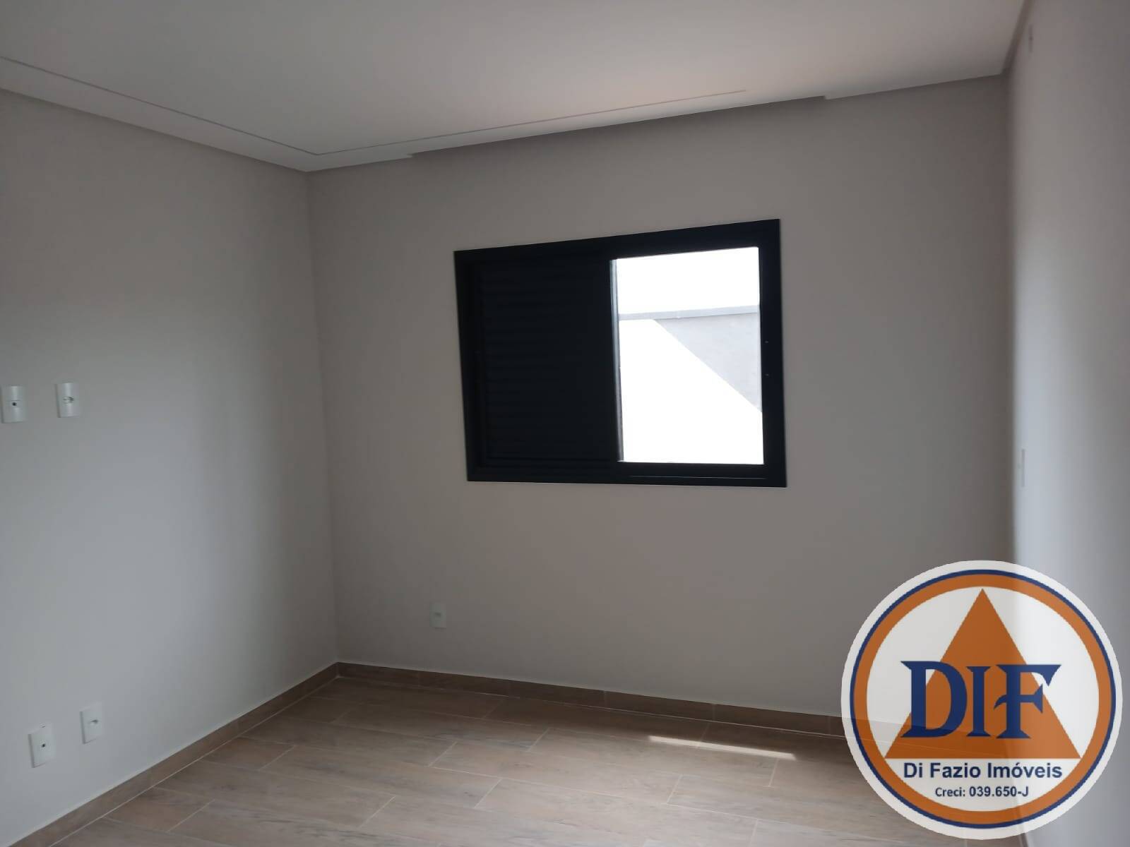 Casa à venda com 3 quartos, 170m² - Foto 7