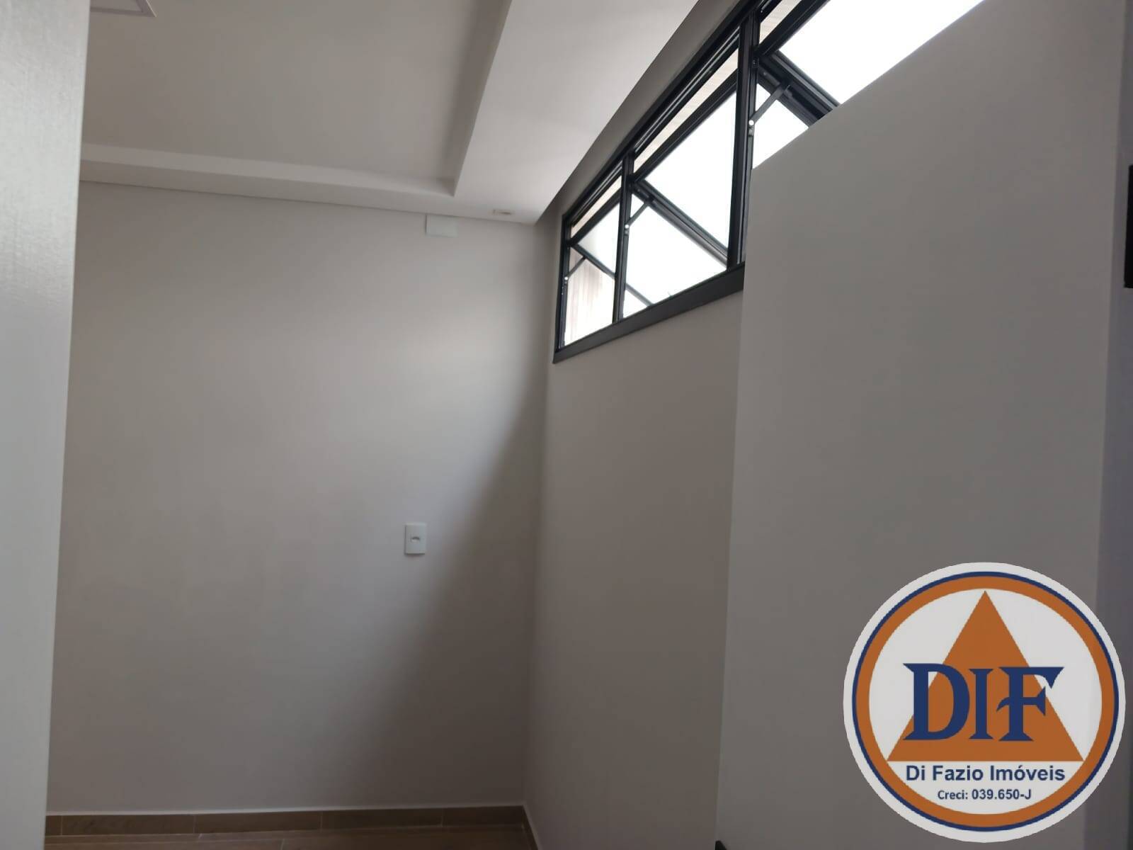 Casa à venda com 3 quartos, 170m² - Foto 8