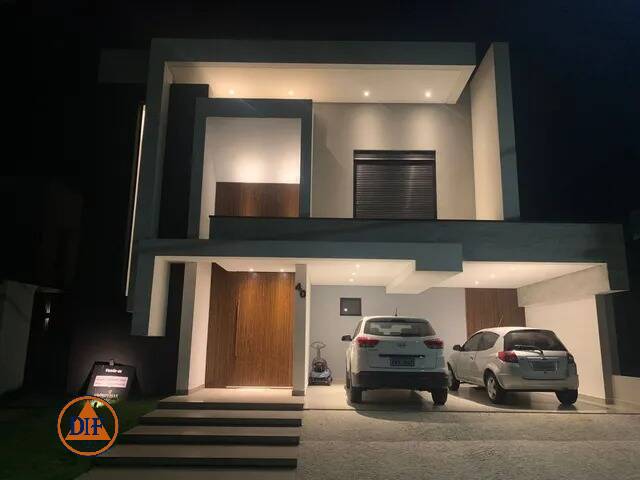 Casa à venda com 3 quartos, 258m² - Foto 1