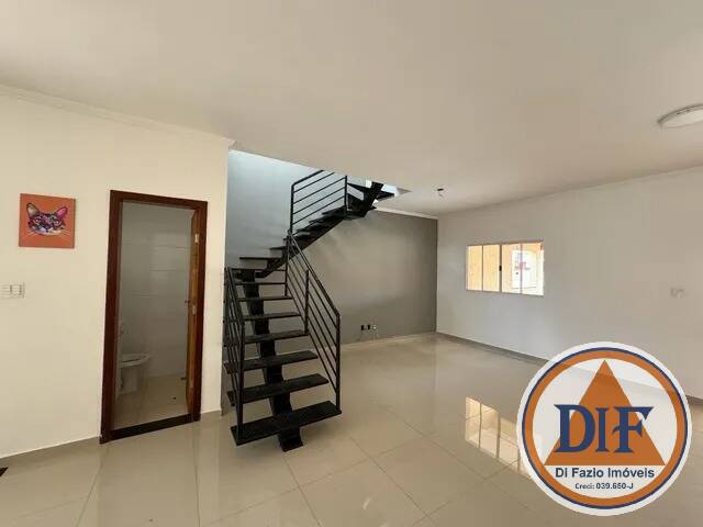 Casa à venda com 3 quartos, 153m² - Foto 4