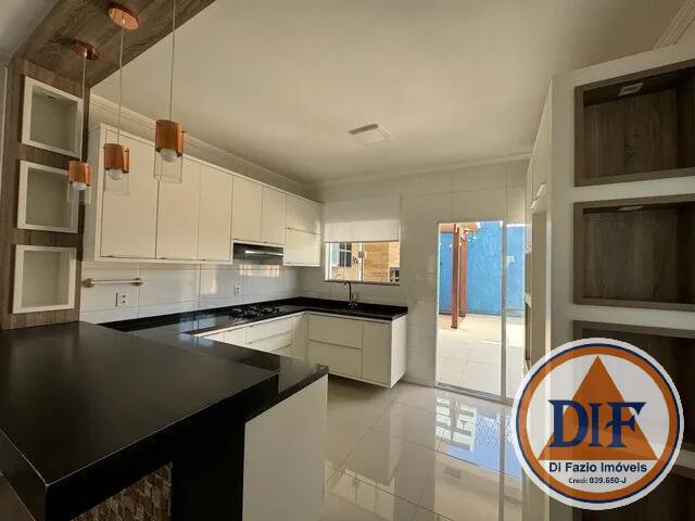 Casa à venda com 3 quartos, 153m² - Foto 3