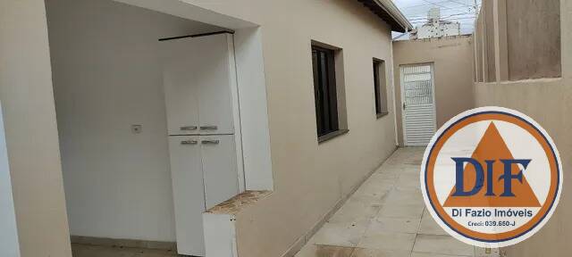 Casa à venda com 2 quartos, 90m² - Foto 7