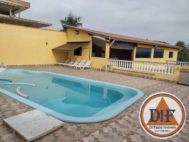 Chácara à venda com 4 quartos, 460m² - Foto 1