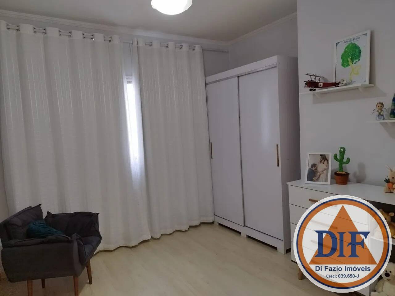 Apartamento à venda com 2 quartos, 68m² - Foto 2
