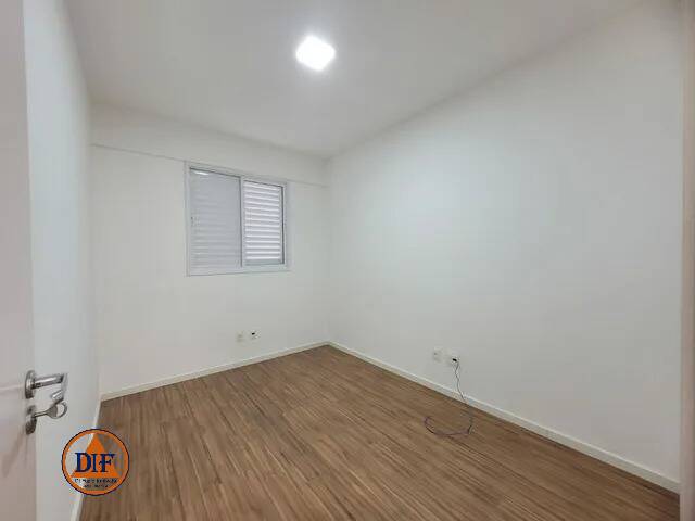 Apartamento à venda e aluguel com 3 quartos, 68m² - Foto 4
