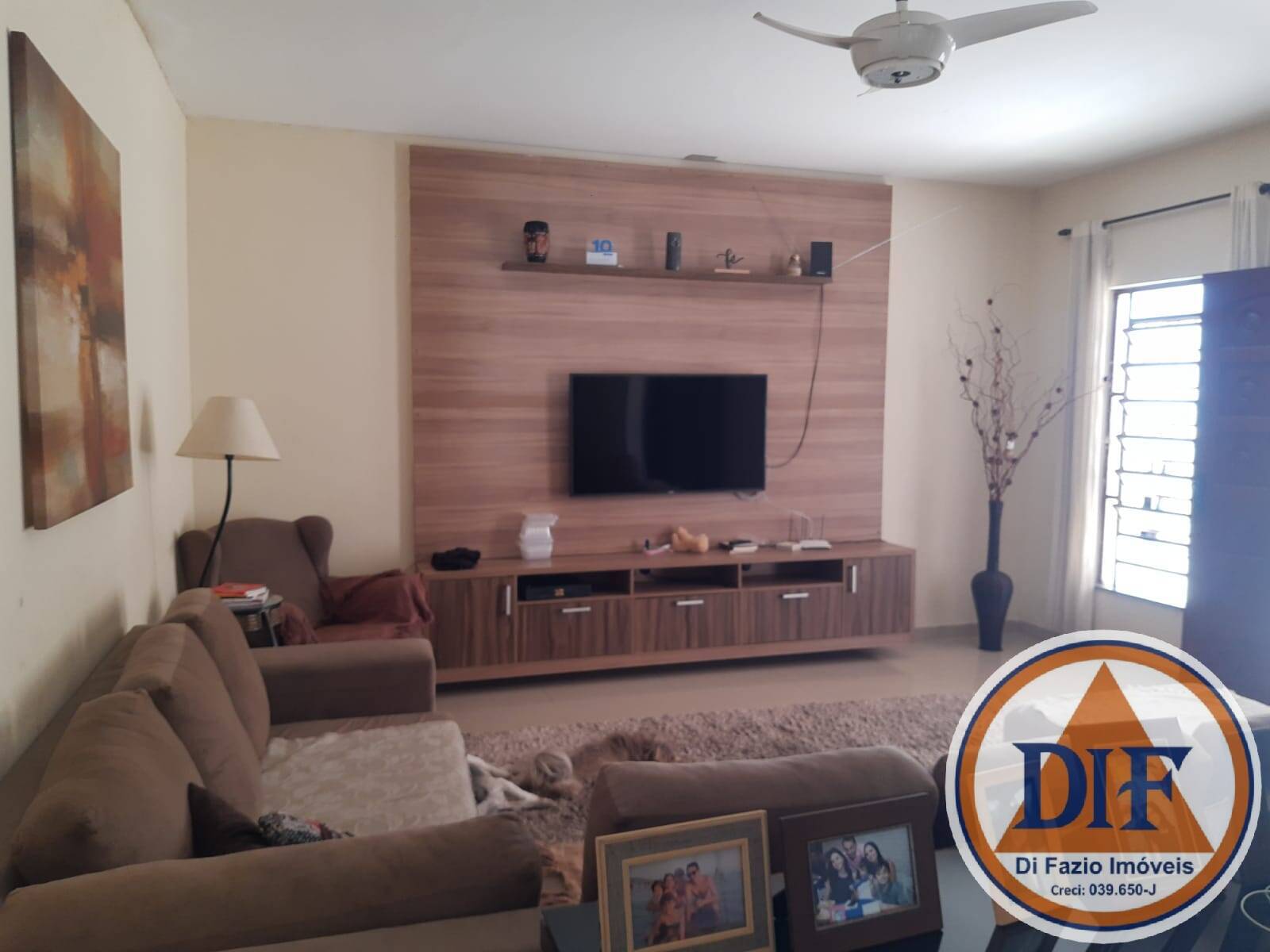 Casa à venda com 3 quartos, 125m² - Foto 1