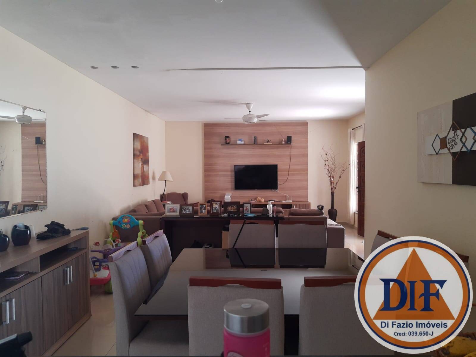 Casa à venda com 3 quartos, 125m² - Foto 2