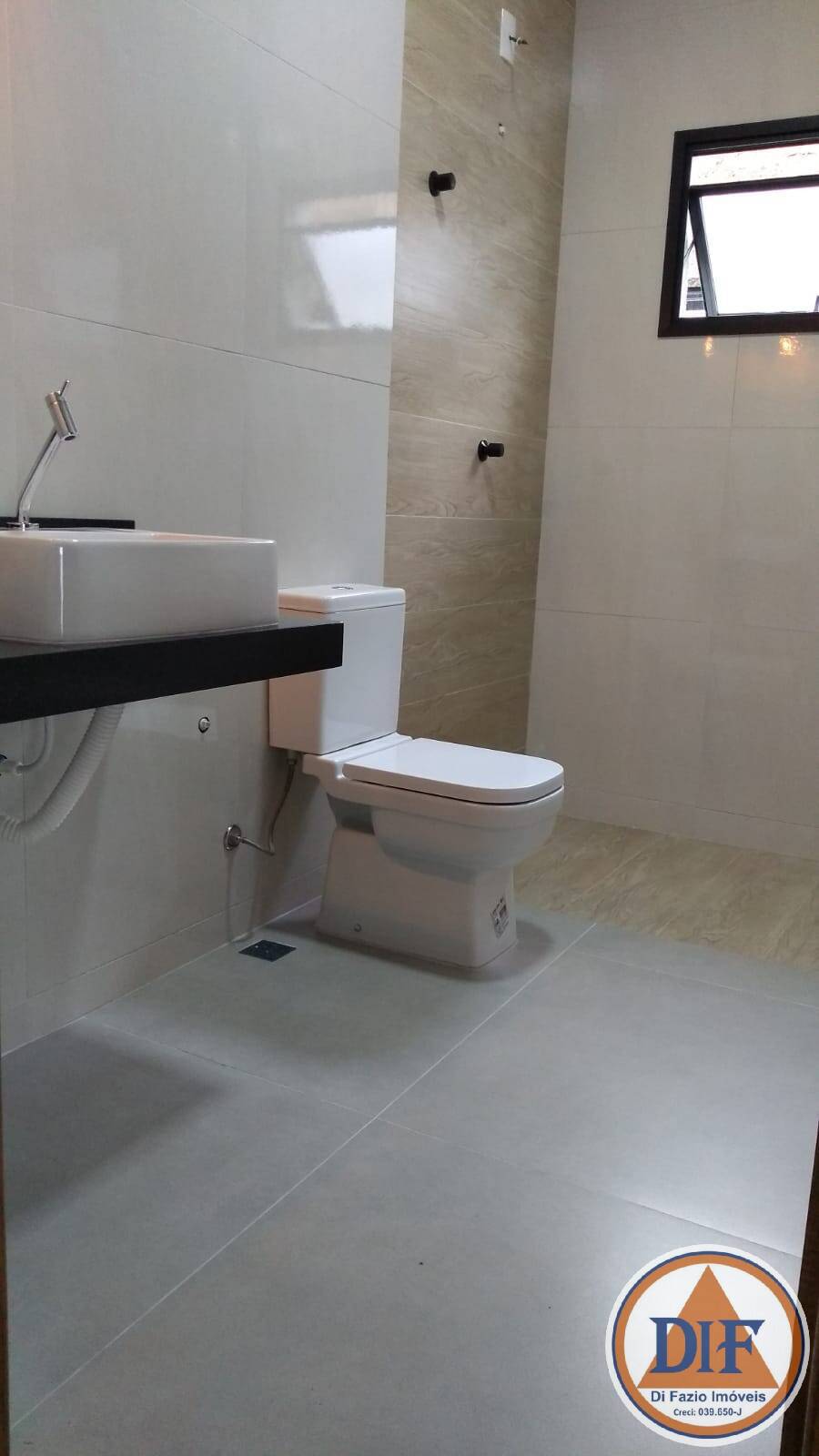 Casa à venda com 3 quartos, 157m² - Foto 8