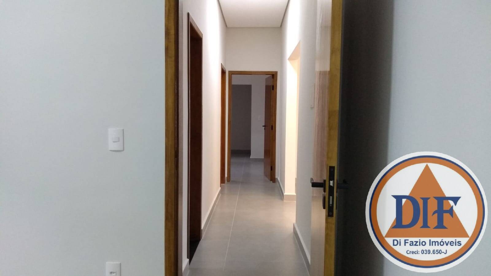 Casa à venda com 3 quartos, 157m² - Foto 13