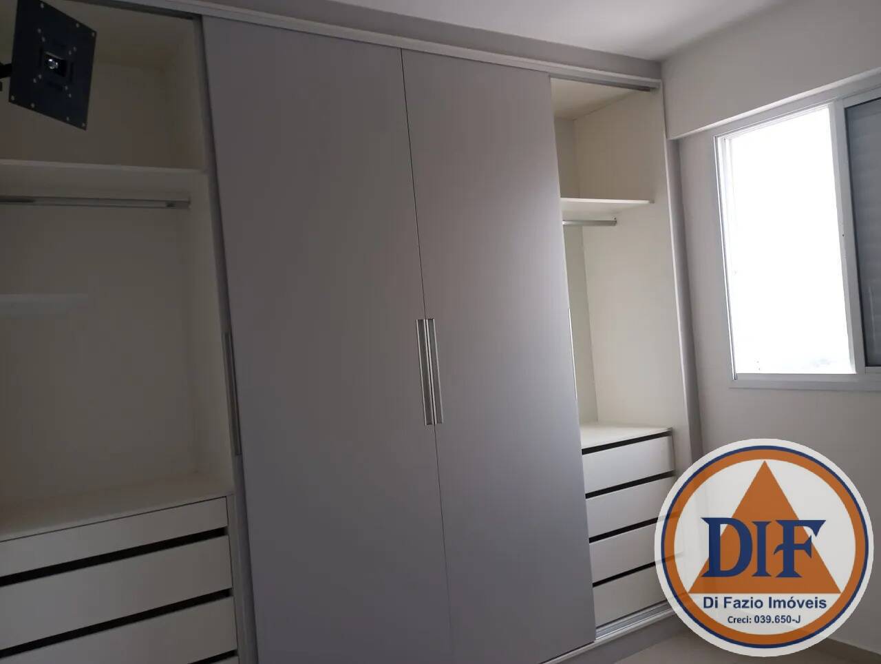 Apartamento à venda com 3 quartos, 75m² - Foto 3