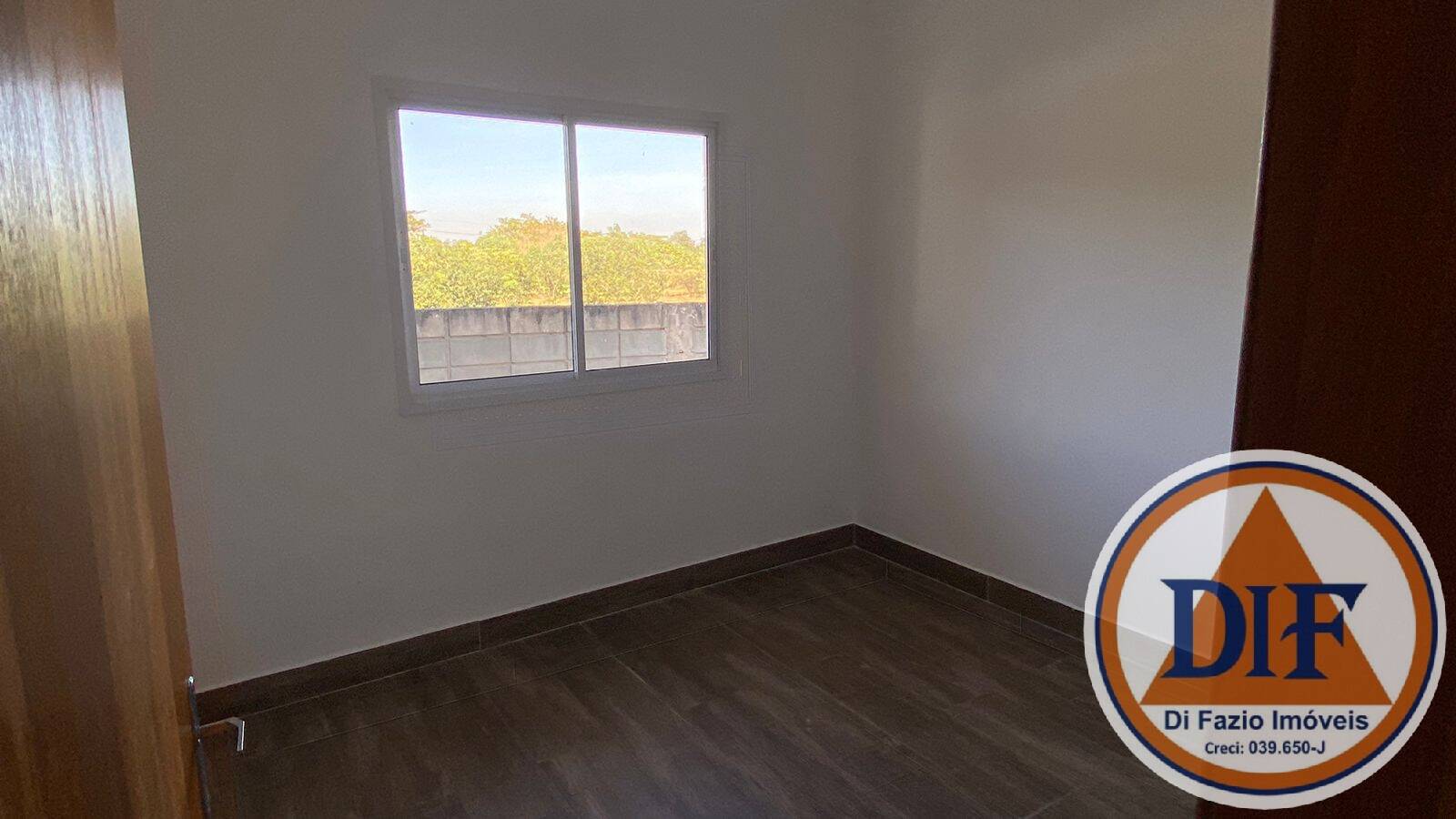 Casa de Condomínio à venda com 3 quartos, 187m² - Foto 1